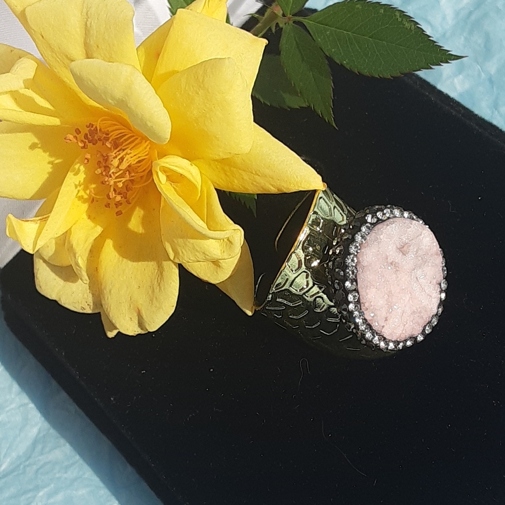 💕Nwt Golden Hamered Rhinestone 3/$30💕